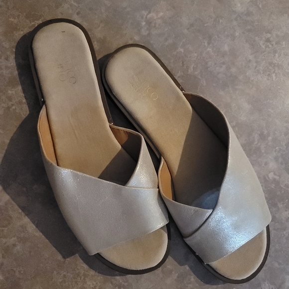 🩶Franco Sarto Riviera Slides🩶 - Picture 7 of 12